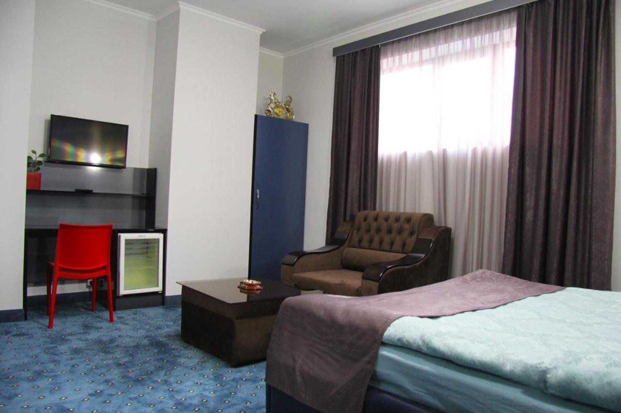 Nice Hotel Jereván Kültér fotó