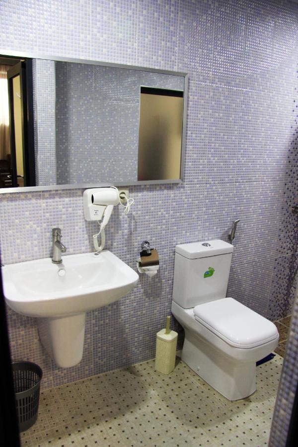 Nice Hotel Jereván Kültér fotó
