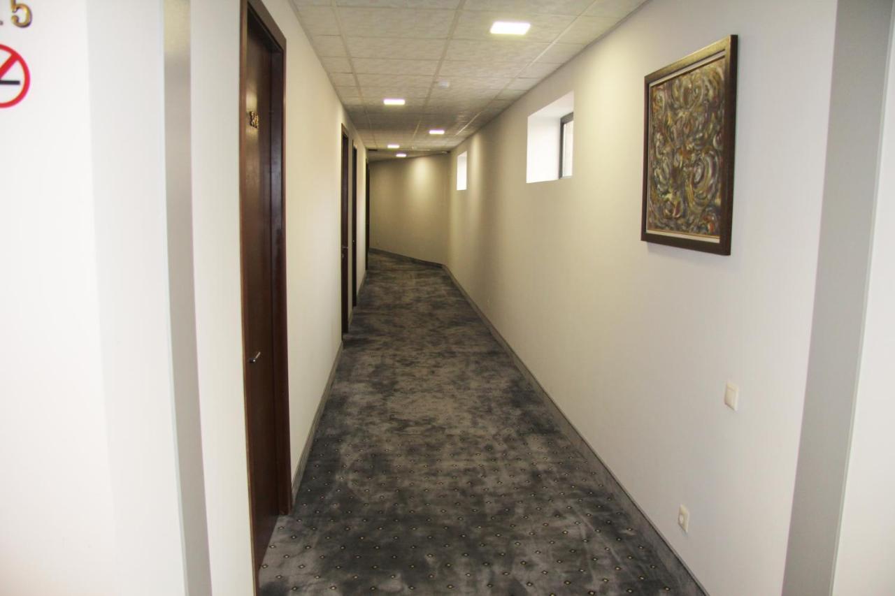 Nice Hotel Jereván Kültér fotó